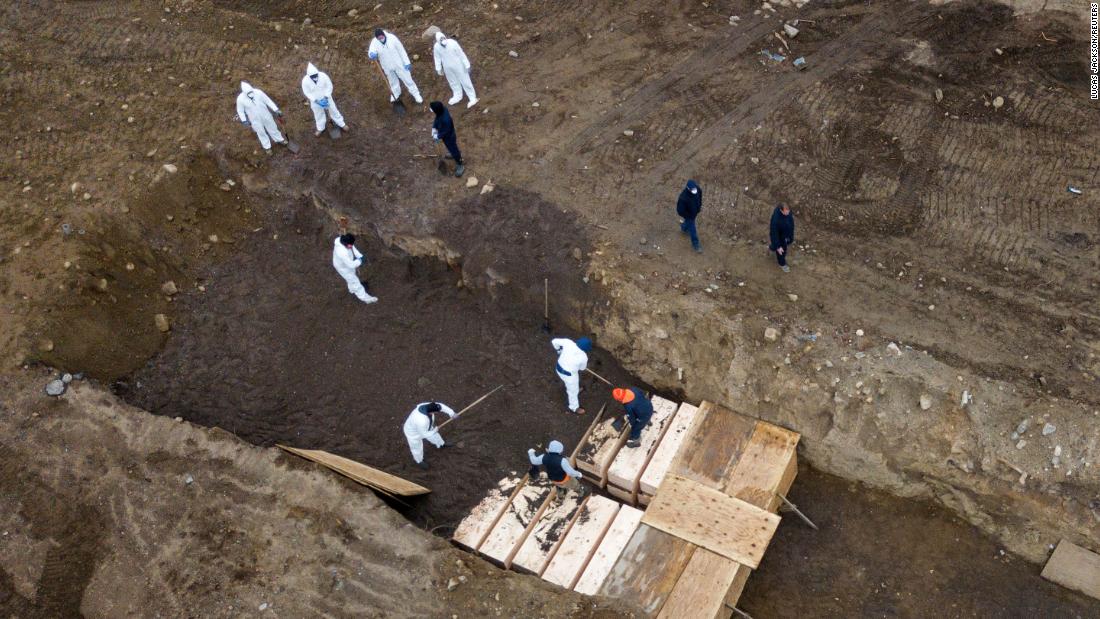 Bodies are buried on New York&#39;s Hart Island on April 9. New York City officials say that Hart Island, which for decades has been used as the final resting place for people who died unclaimed, &lt;a href=&quot;https://www.cnn.com/2020/04/10/us/new-york-hart-island-burials/index.html&quot; target=&quot;_blank&quot;&gt;will also be used for unclaimed coronavirus victims.&lt;/a&gt;